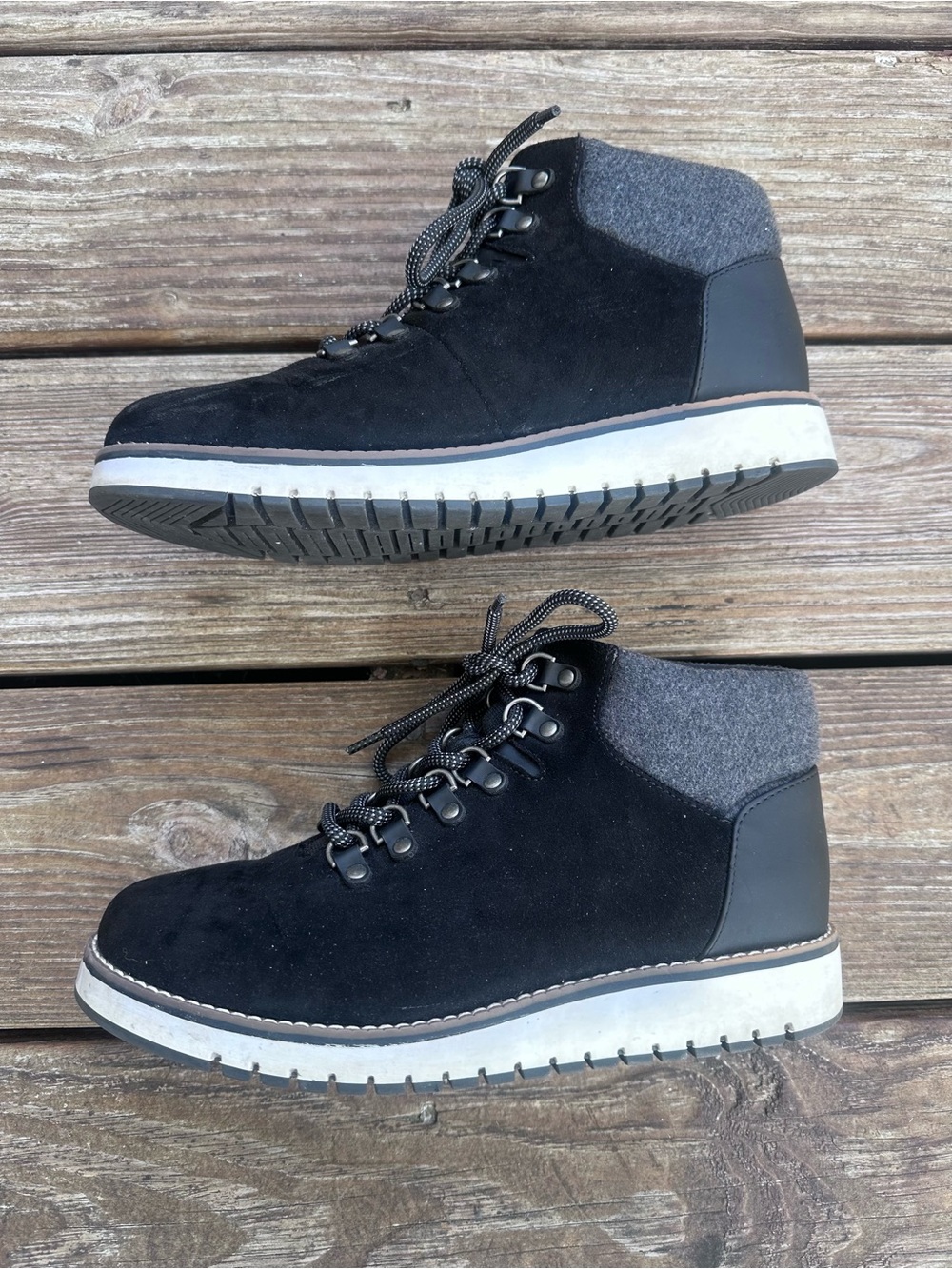 Sonoma Goods for Life Black Suede Chukka Boots with Gray Collar